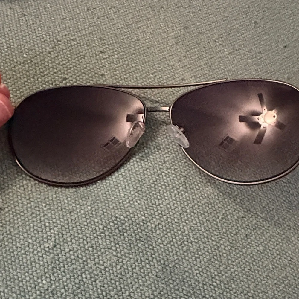 Kenneth Cole Black/ Dark Gray Aviator Gradient Shades